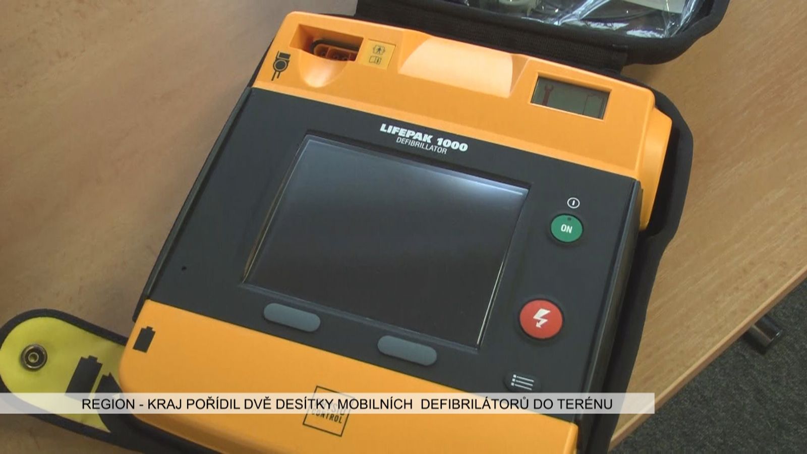 Region: Kraj pořídil dvě desítky mobilních defibrilátorů do terénu (TV Západ)