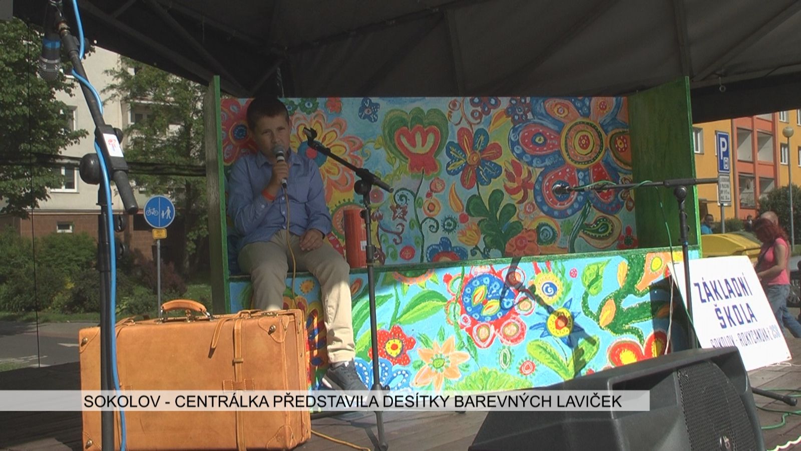 Sokolov: Centrálka představila desítky barevných laviček (TV Západ)