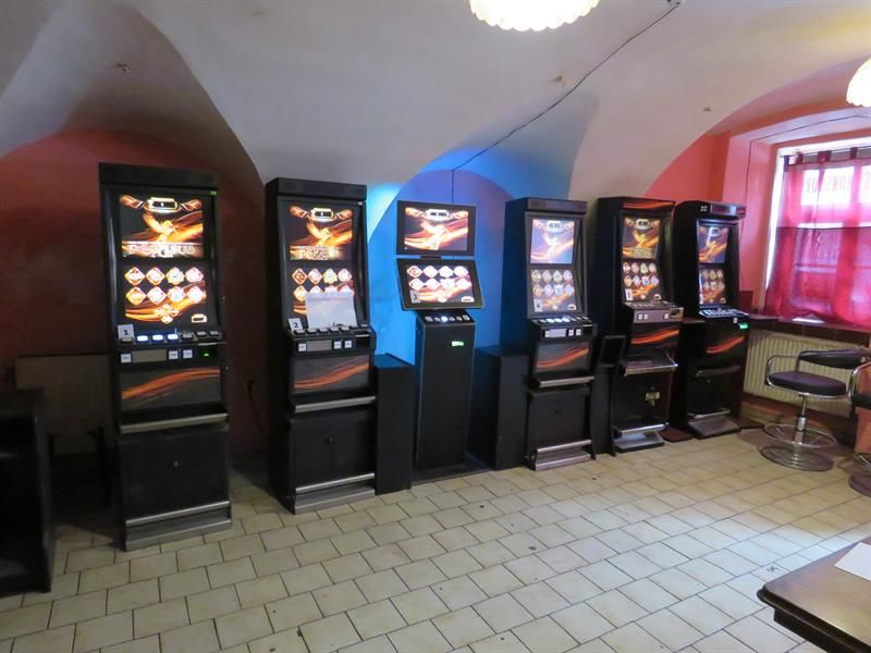 Cheb: Celníci zajistili nelegální hrací automaty v hodnotě 600 tisíc