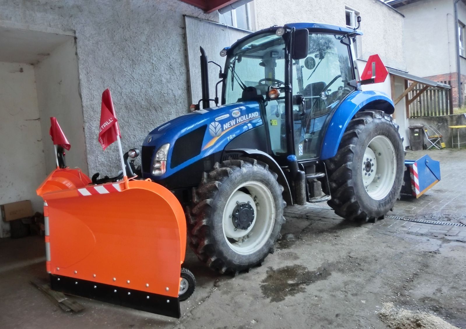 Dolní Nivy: Obec pořídila nový traktor 