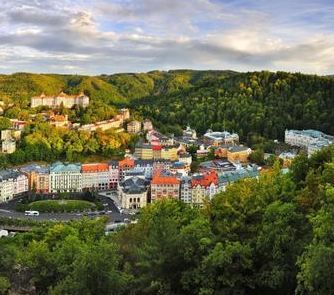 Karlovy Vary: Město jedná s nájemci Tržních krámků