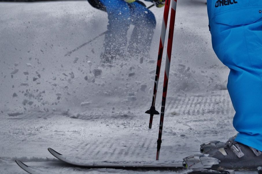 Potůčky: Srážka dvou lyžařů. Policie hledá svědky